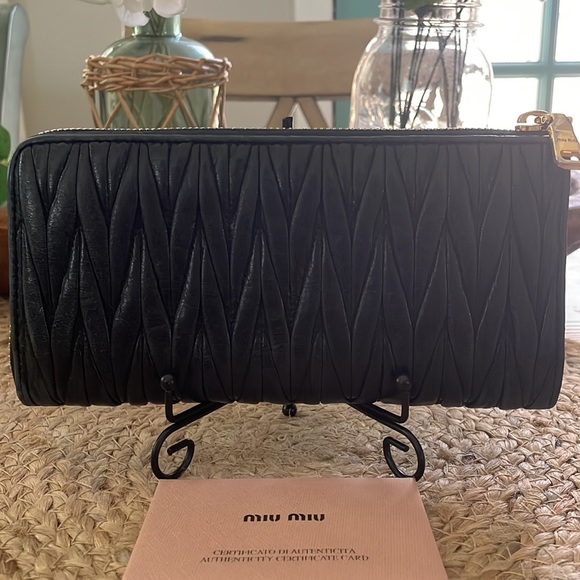 (MT151) Authentic Miu Miu Matelasse Zipper Wallet - Picture 4 of 16